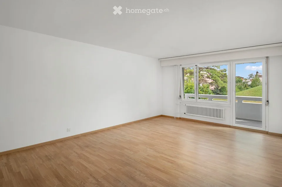 Charmant appartement 4 pièces avec balcon et belle vue sur la verdure à Mönchaltorf – photo 2 sur 16