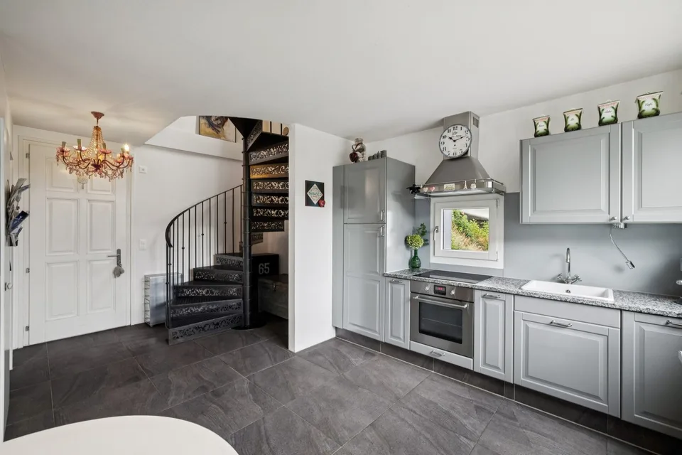 Schöne individuelle Villa mit einem hübschen Garten – Foto 4 von 26