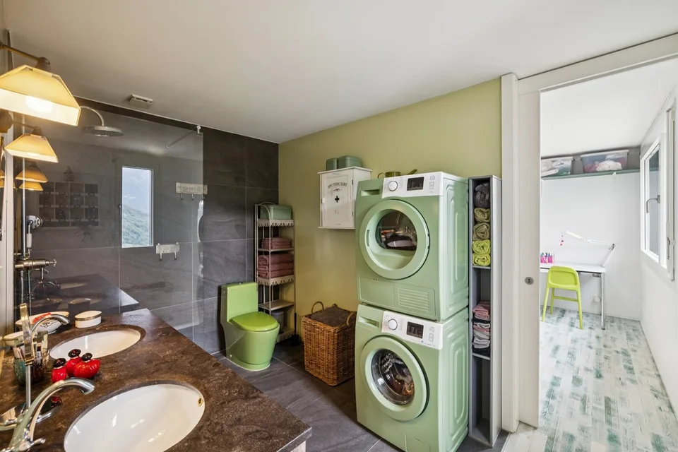 Schöne individuelle Villa mit einem hübschen Garten – Foto 9 von 26