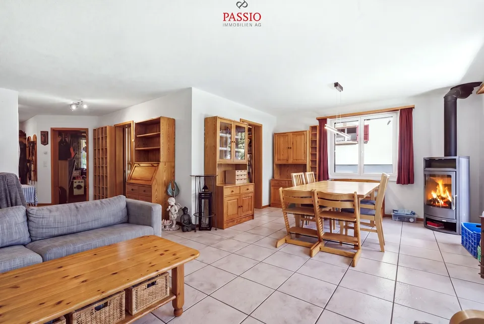 Maison jumelée de 6,5 pièces avec beaucoup d'espace pour la famille – photo 4 sur 13