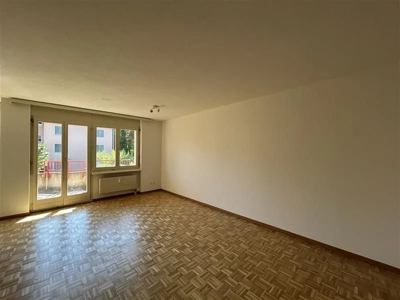 Wohnen mit Stil: Entdecken Sie diese grosszügige 2.5-Zimmerwohnung! – Foto 2 von 7