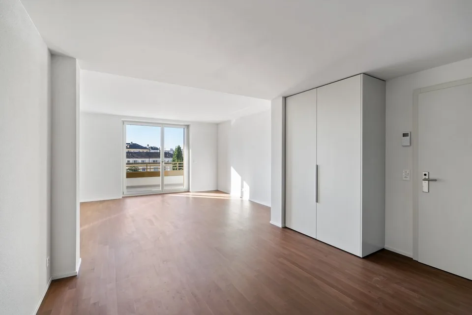 Bell'appartamento moderno di 2.5 locali con balcone di 66m2 – foto 4 di 12
