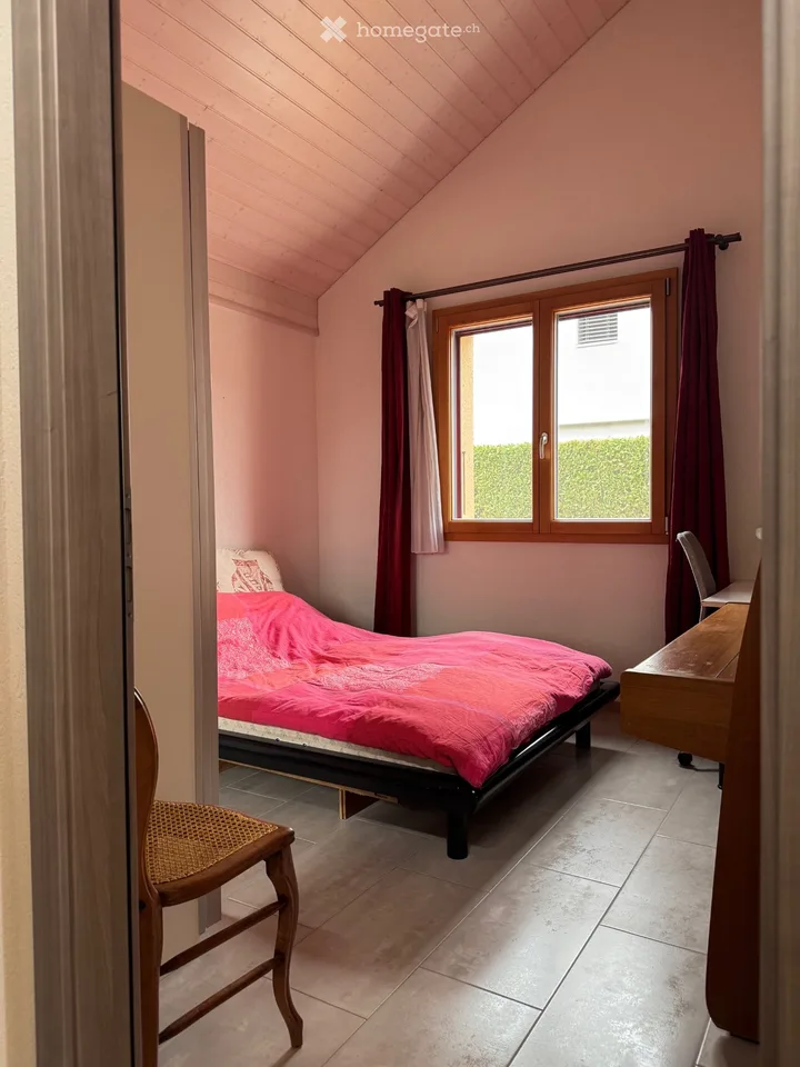 Petit appartement-maison de 2 pièces avec petit jardin
