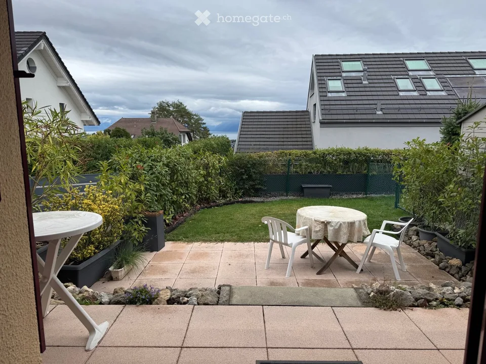 Petit appartement-maison de 2 pièces avec petit jardin