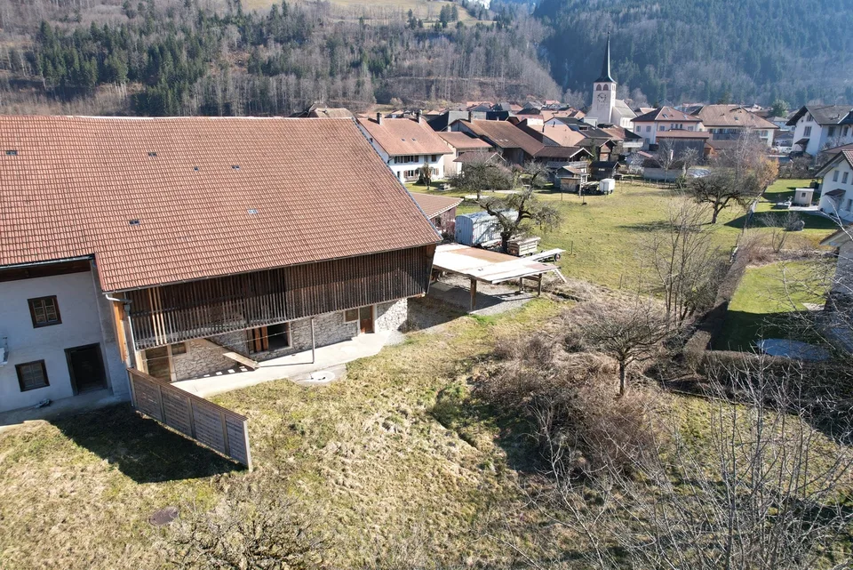 Nuovo appartamento duplex di 4,5 locali in fattoria ristrutturata – foto 4 di 6