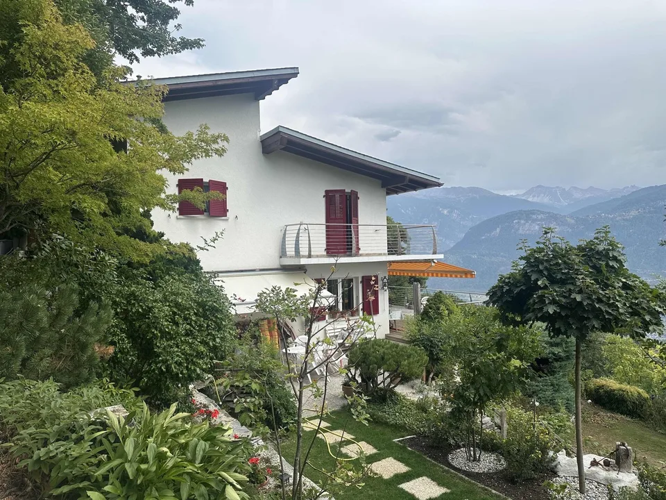 Spacious Villa on a 10,000 m² Plot in Chermignon-d'en-Bas – photo 2 of 26