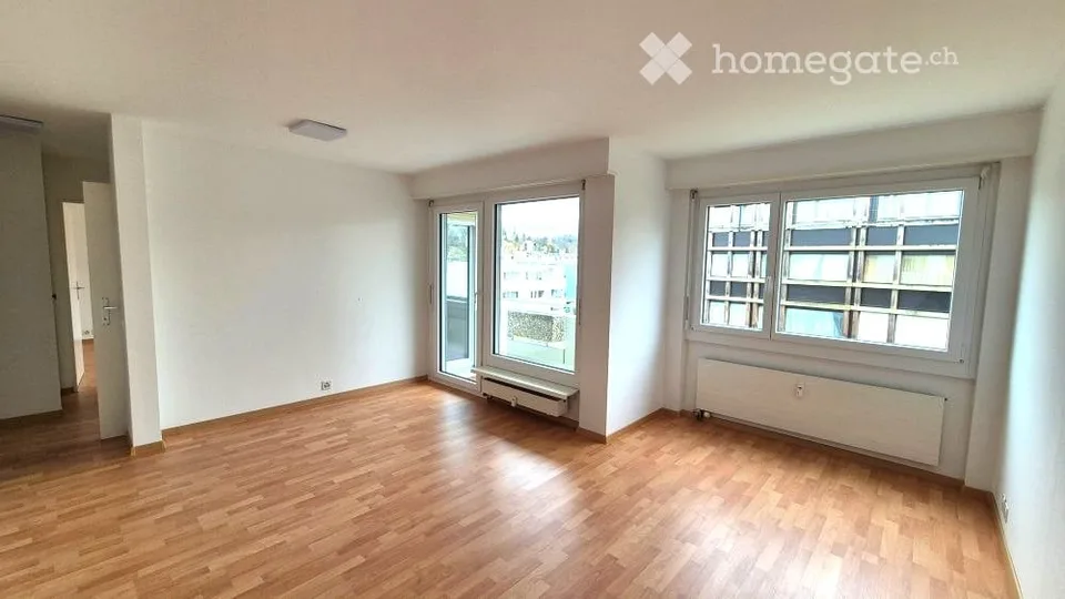 Helle 2-Zimmer-Wohnung mit Balkon in ruhiger Lage in Bottmingen