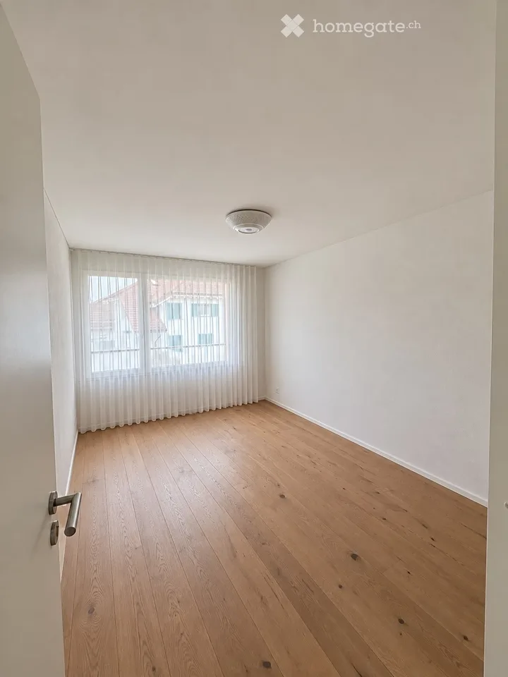 Bright 4.5-room apartment with large balcony