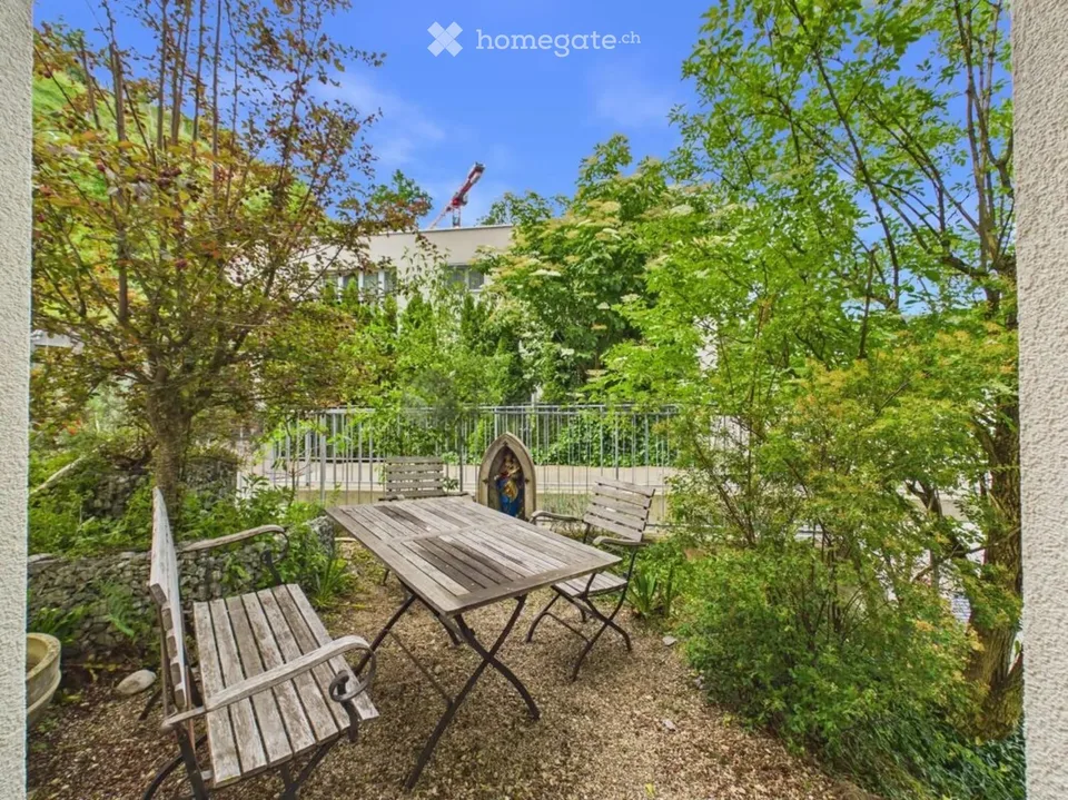 Appartamento maisonette unico di 3,5 locali con una vista magnifica a Duggingen – foto 2 di 3