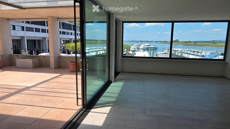 Appartamento da sogno in una posizione eccezionale direttamente sul lago di Costanza a Gottlieben