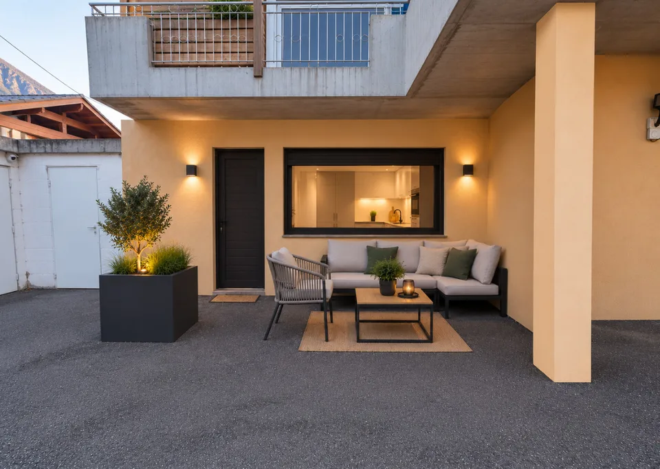 Monolocale ristrutturato con terrazza e bei volumi a Riddes – foto 2 di 4