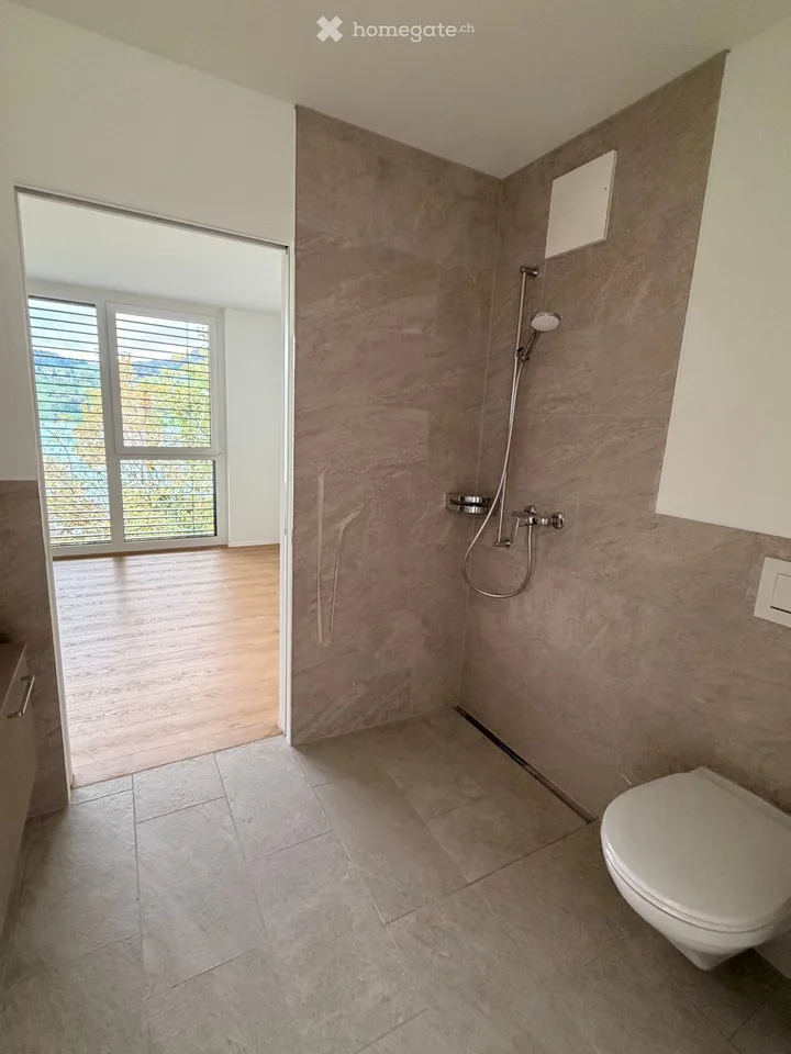 Exclusive 3.5-room apartment with unobstructed lake view