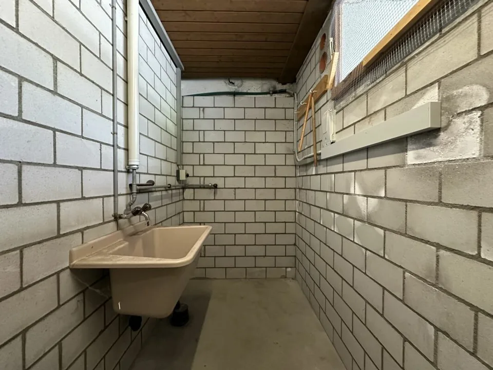6 Zimmer Dachwohnung direkt beim Bahnhof Linthal – Foto 15 von 18