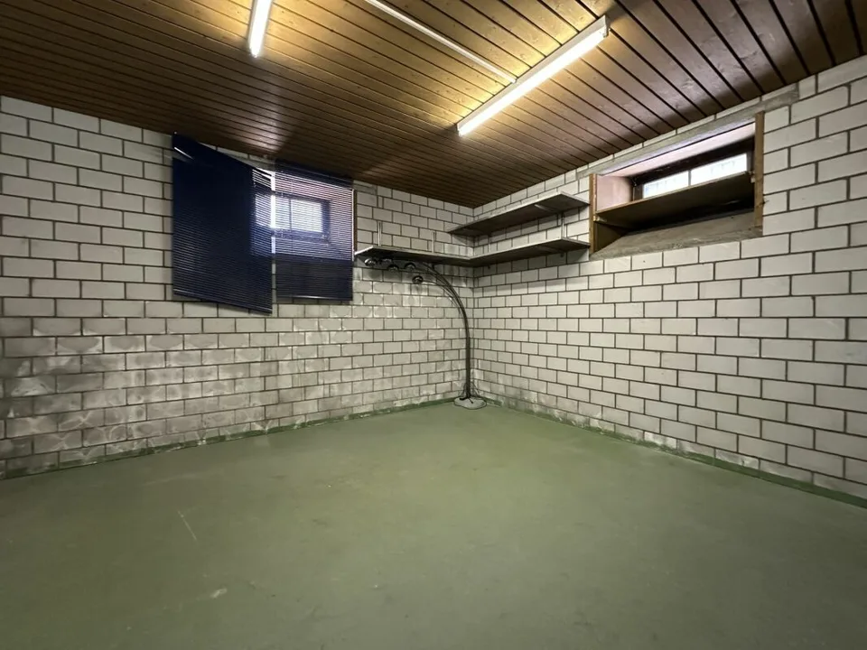 6 Zimmer Dachwohnung direkt beim Bahnhof Linthal – Foto 14 von 18