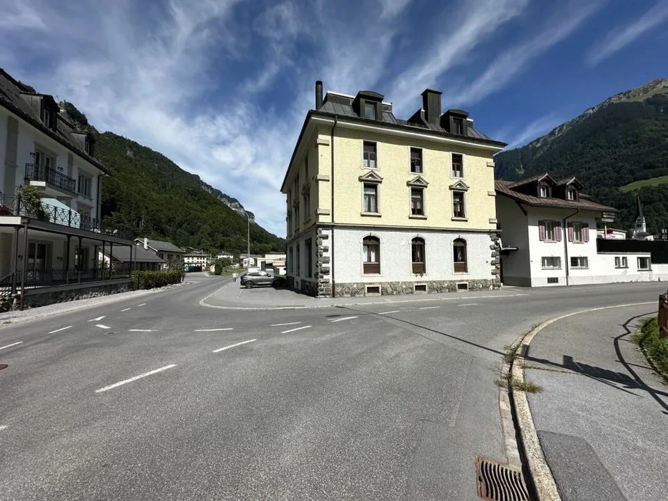 6 Zimmer Dachwohnung direkt beim Bahnhof Linthal – Foto 17 von 18