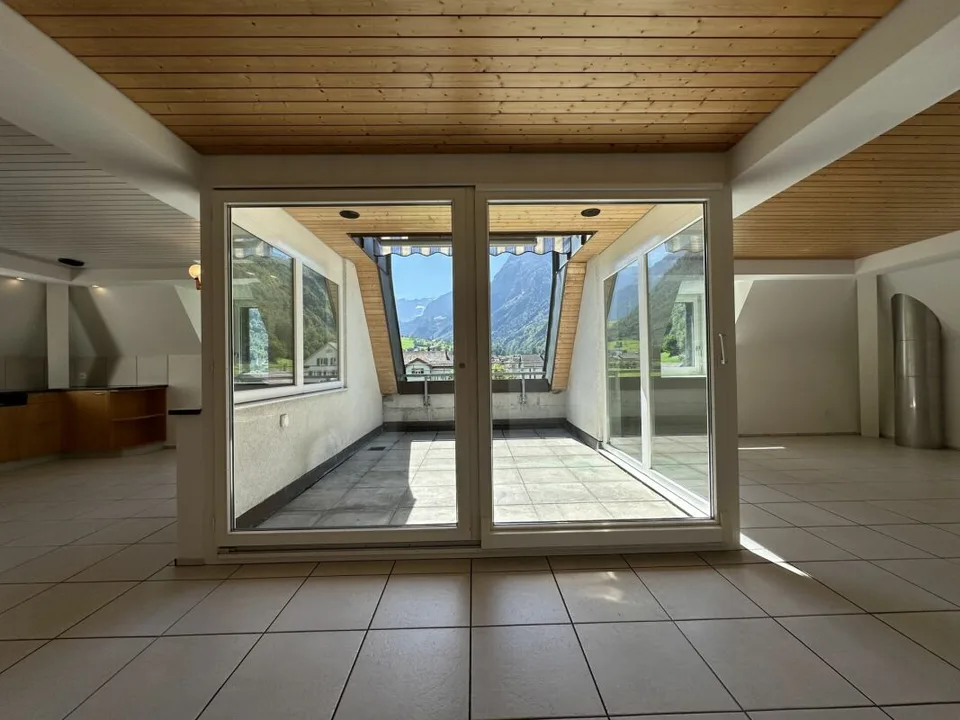 6 Zimmer Dachwohnung direkt beim Bahnhof Linthal – Foto 5 von 18