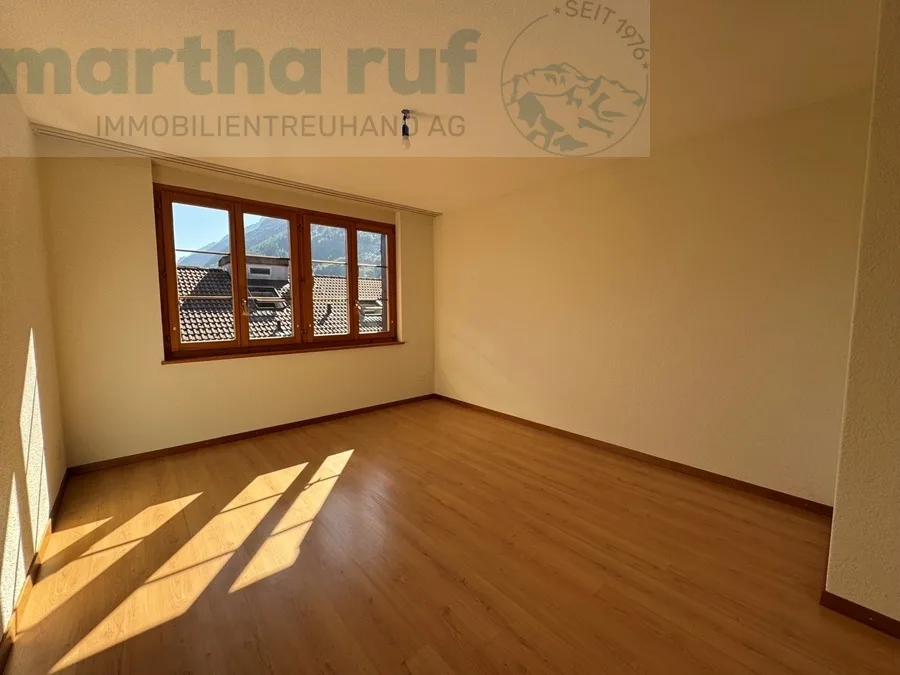 Grosszügige 3.5-Zimmer-Dachwohnung mit Galerie – Foto 8 von 13