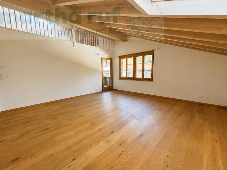 Grosszügige 3.5-Zimmer-Dachwohnung mit Galerie – Foto 2 von 13