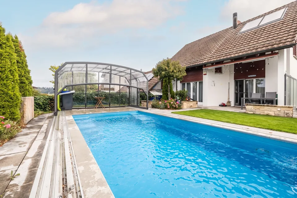 Familienidylle mit Pool und Garten – Foto 8 von 11