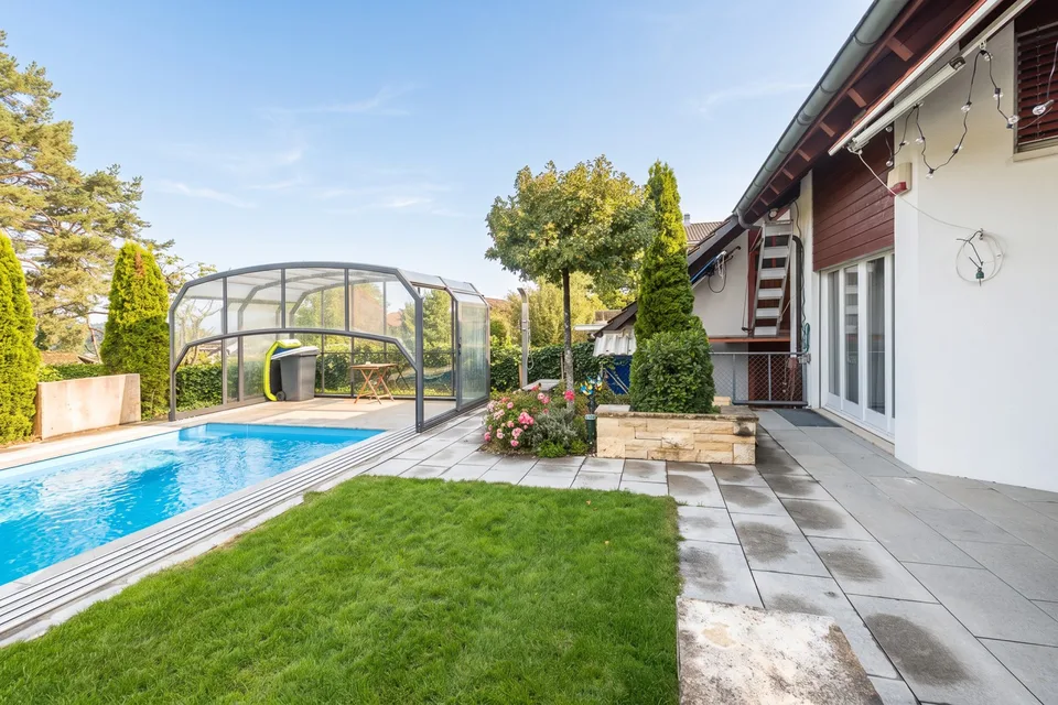 Familienidylle mit Pool und Garten – Foto 7 von 11