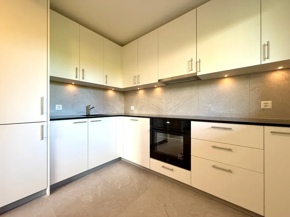 Neu renovierte 4.5 Zwg mit Balkon an ruhiger Lage