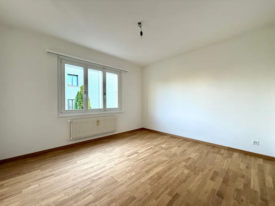 Neu renovierte 4.5 Zwg mit Balkon an ruhiger Lage
