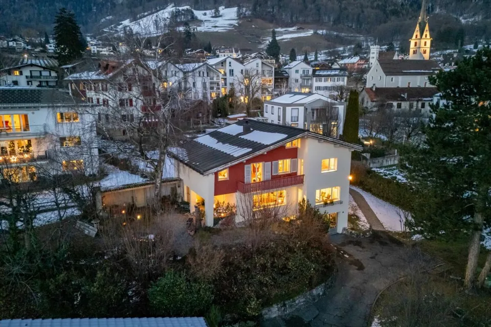 Maison individuelle unique de 5,5 à 6,5 pièces à Malans TEMPORAIRE