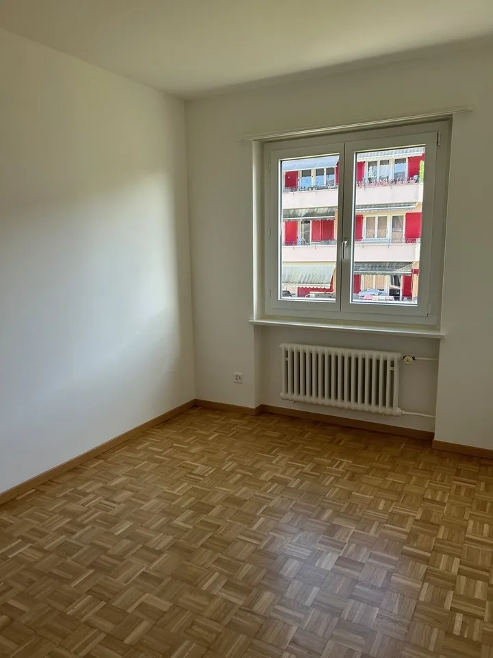 Bel appartement rénové de 3.0 pièces au 2e étage, environ 68 m2