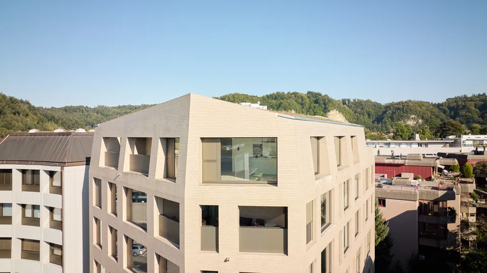 APPARTAMENTO ATTICO DI LUSSO ESCLUSIVONEL CUORE DI BURGDORF