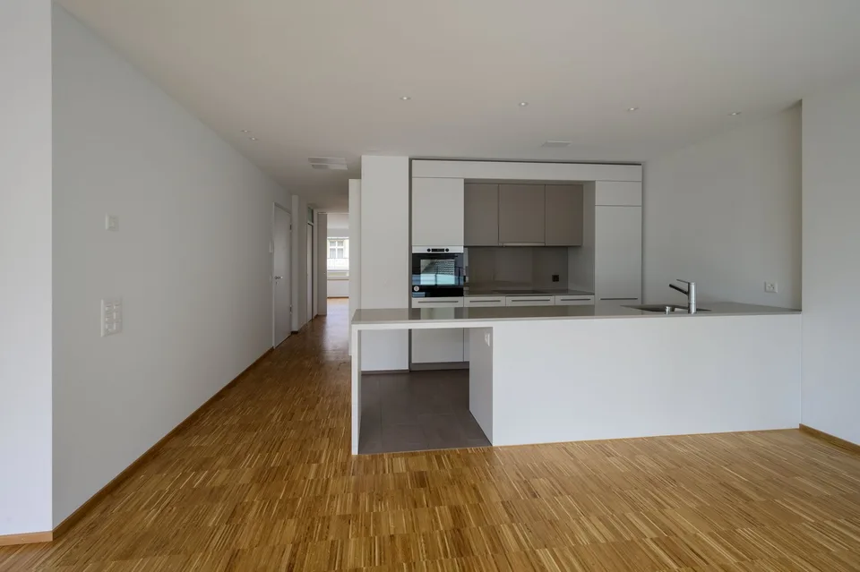Modern 3-room apartment with large balcony – photo 2 of 10