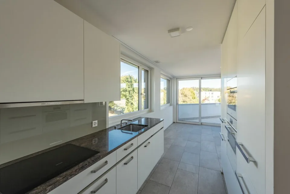 Exclusive 4 1/2-room apartment in a preferred location – photo 8 of 18
