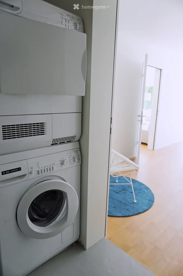 Möblierte 2.5-Zimmer-Wohnung mit separatem Eingang, eigenem Gartensitzplatz und Parkplatz