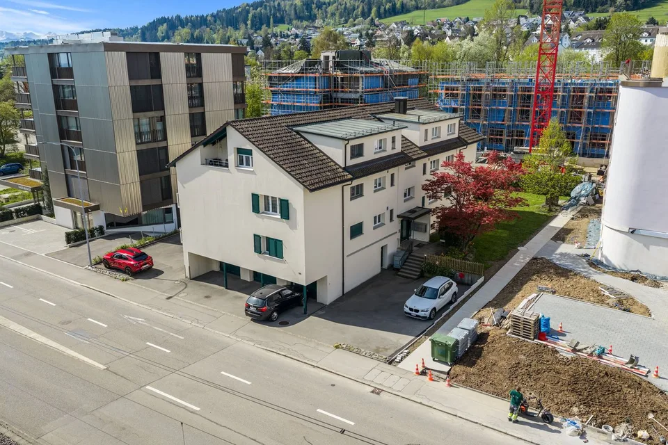 Appartamento mansardato di 3,5 locali in posizione centrale per uso privato o investitori – foto 10 di 12