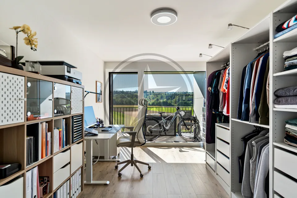 Elegantes 3,5-Zimmer-Wohnung im modernen Stil mit offenem Blick auf das Land – Foto 7 von 9