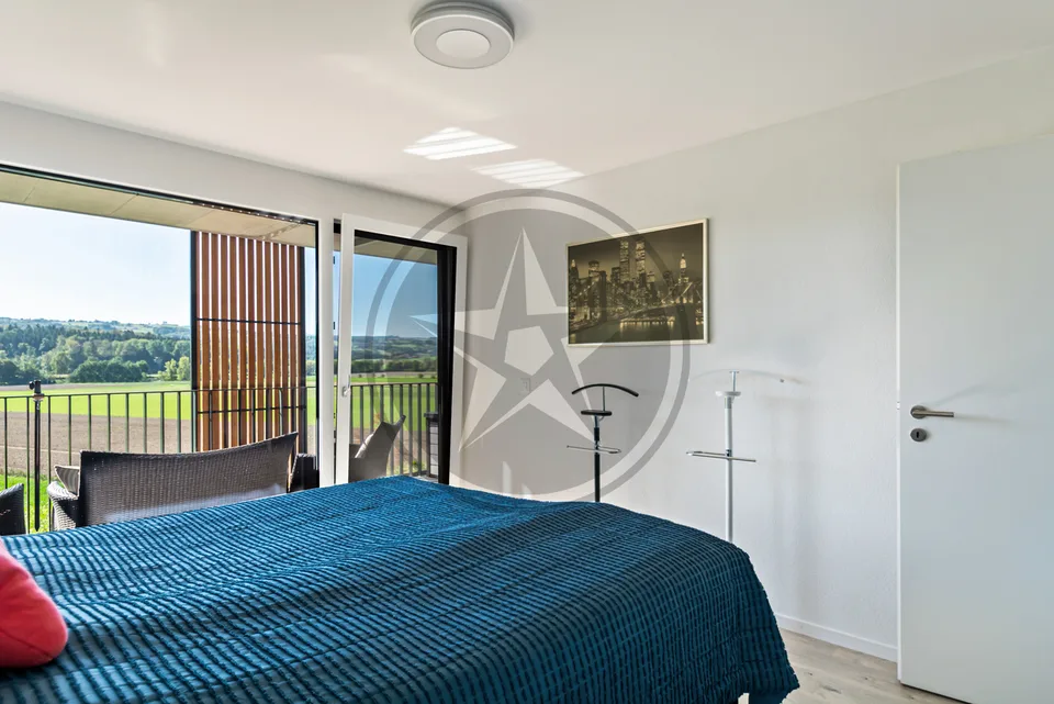 Elegantes 3,5-Zimmer-Wohnung im modernen Stil mit offenem Blick auf das Land – Foto 6 von 9