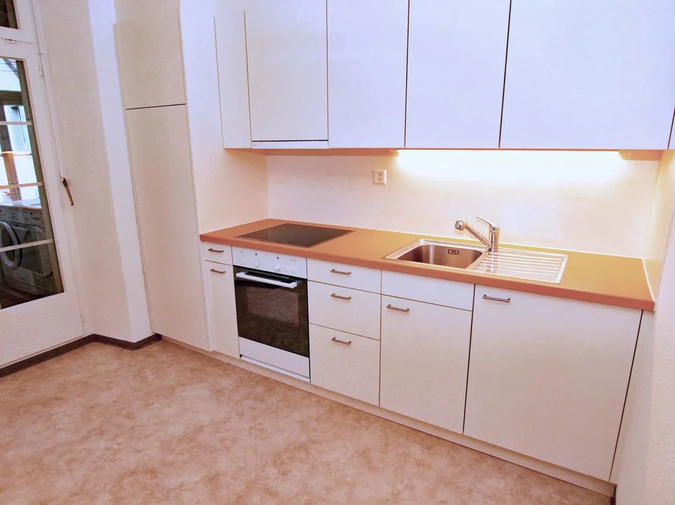 Charming old town residential and commercial house, centrally located – photo 5 of 13