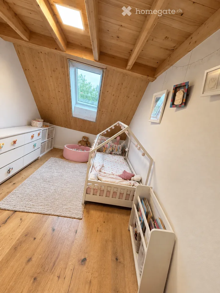 Appartement en duplex de 4,5 pièces avec loggia et part de jardin