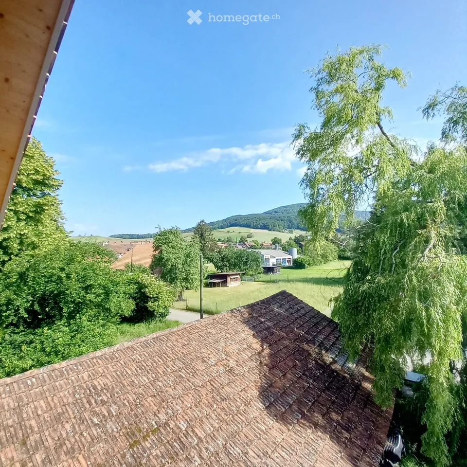 Appartement en duplex de 4,5 pièces avec loggia et part de jardin