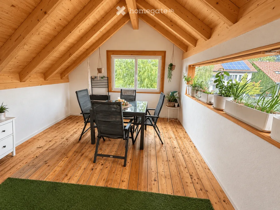 Appartement en duplex de 4,5 pièces avec loggia et part de jardin