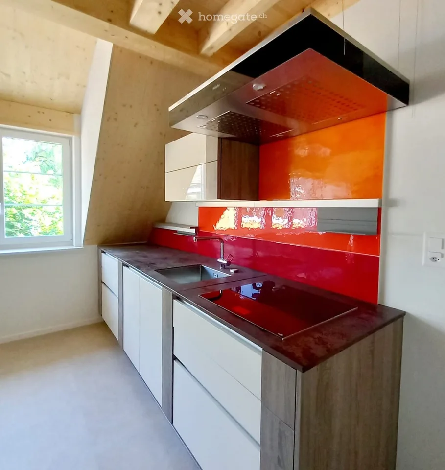Appartement en duplex de 4,5 pièces avec loggia et part de jardin