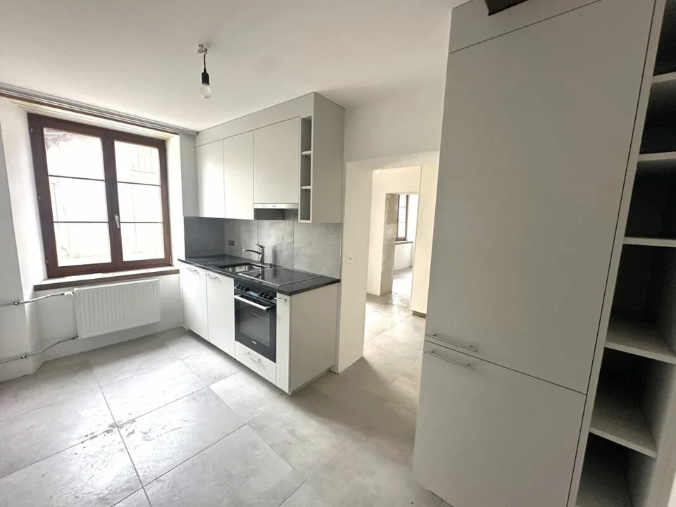 Villeret, appartement 1.5 pièces rénové et loué – photo 2 sur 14
