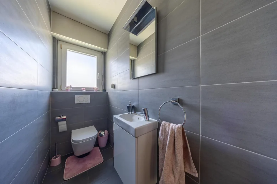 Ampio appartamento di 4.5 locali con balcone – foto 8 di 10