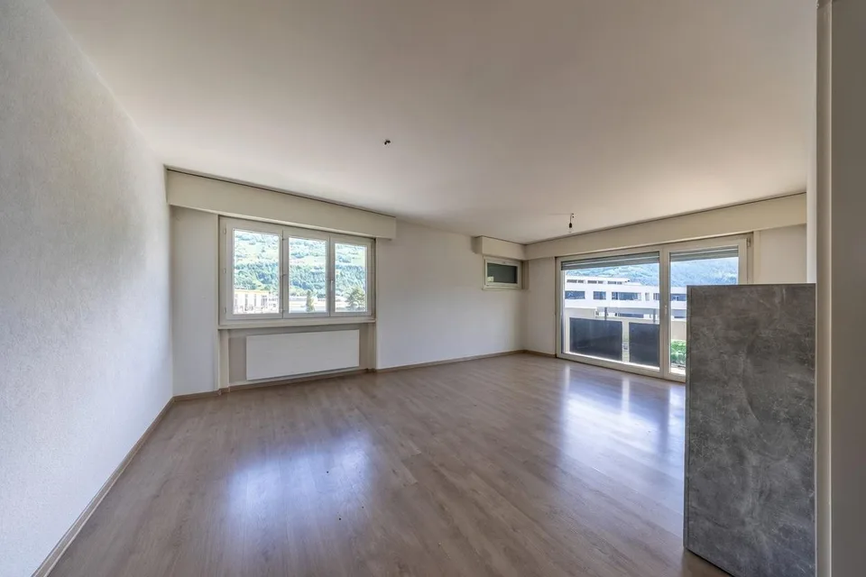 Ampio appartamento di 4.5 locali con balcone – foto 2 di 10