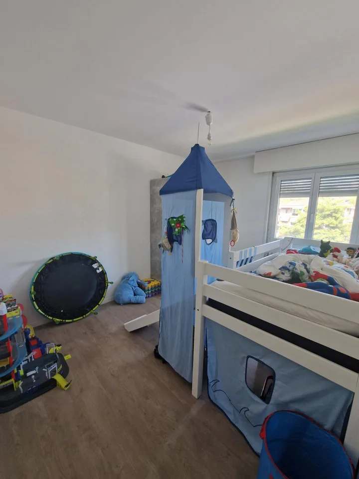 Ampio appartamento di 4.5 locali con balcone – foto 10 di 10