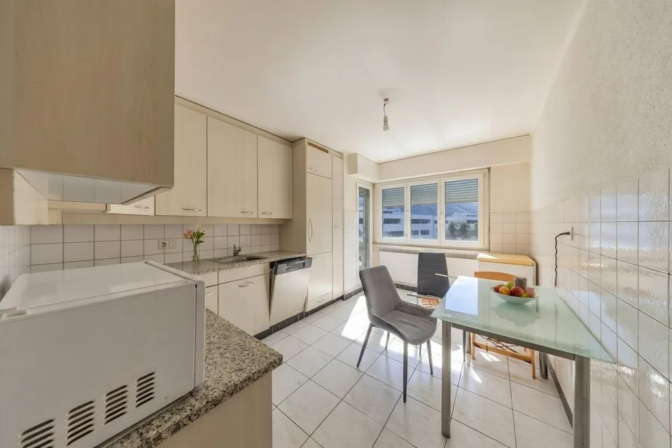 Ampio appartamento di 4.5 locali con balcone – foto 7 di 10
