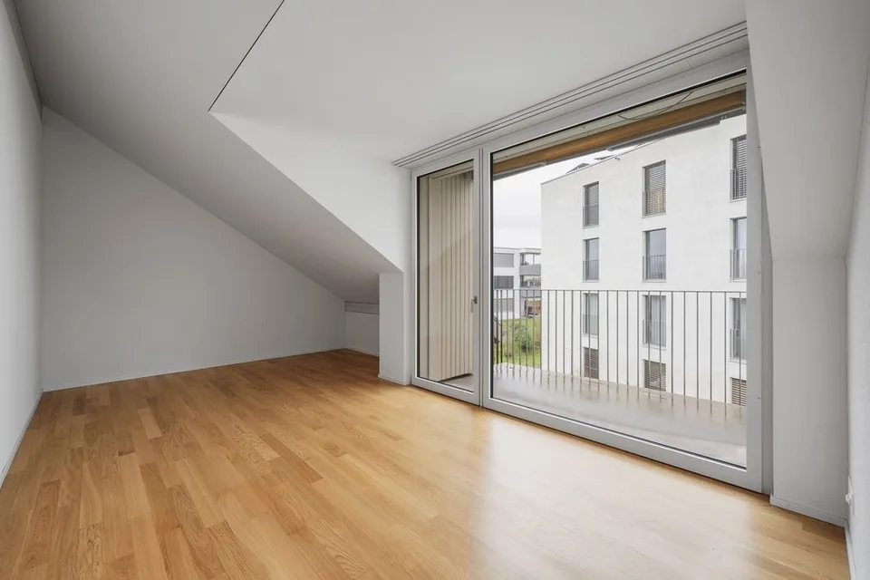 Bel appartement mansardé avec deux balcons
