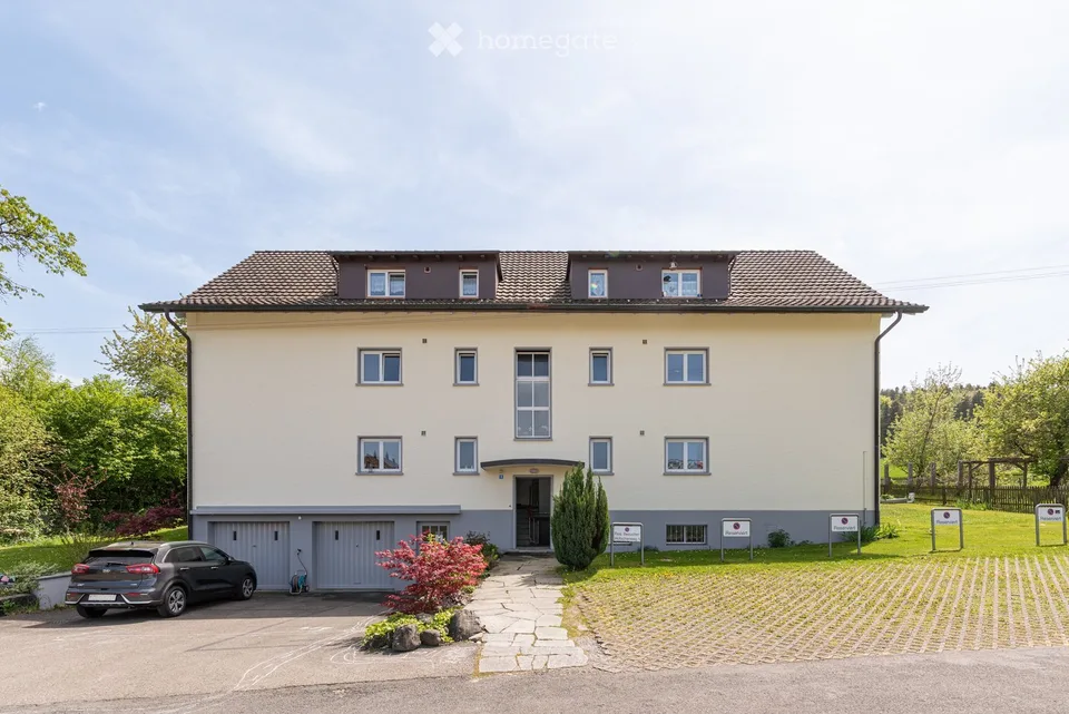 Helle 4-Zimmer-Wohnung mit Balkon und schöner Aussicht in Weisslingen