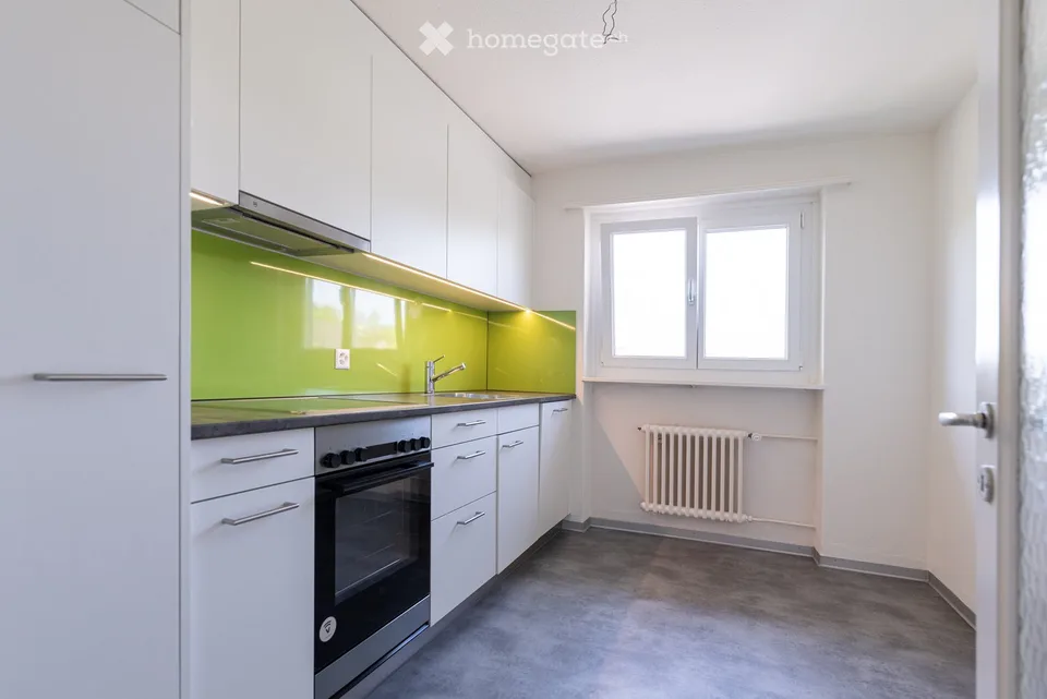 Helle 4-Zimmer-Wohnung mit Balkon und schöner Aussicht in Weisslingen