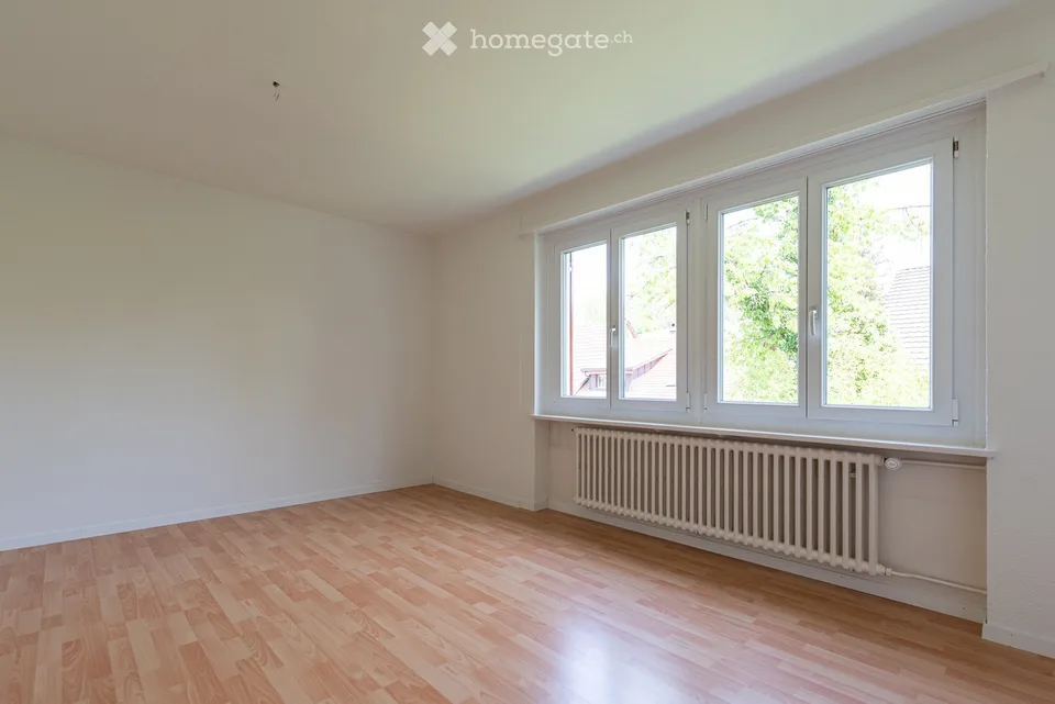Helle 4-Zimmer-Wohnung mit Balkon und schöner Aussicht in Weisslingen