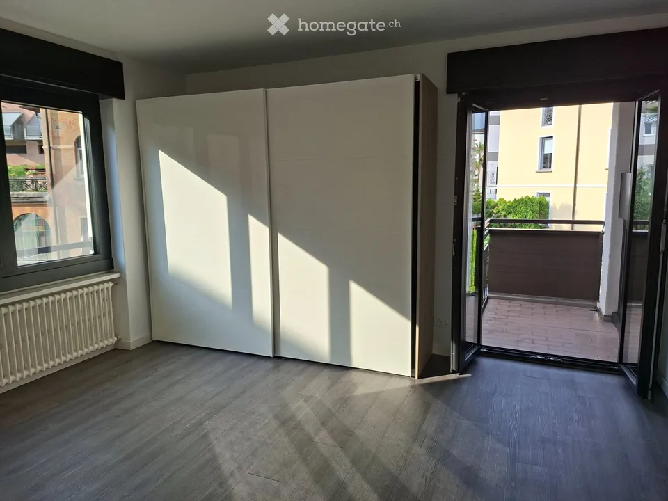 Geräumige, sonnige und renovierte Wohnung – Foto 5 von 5